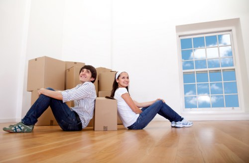 Local student move in Ealing near flats and shared homes